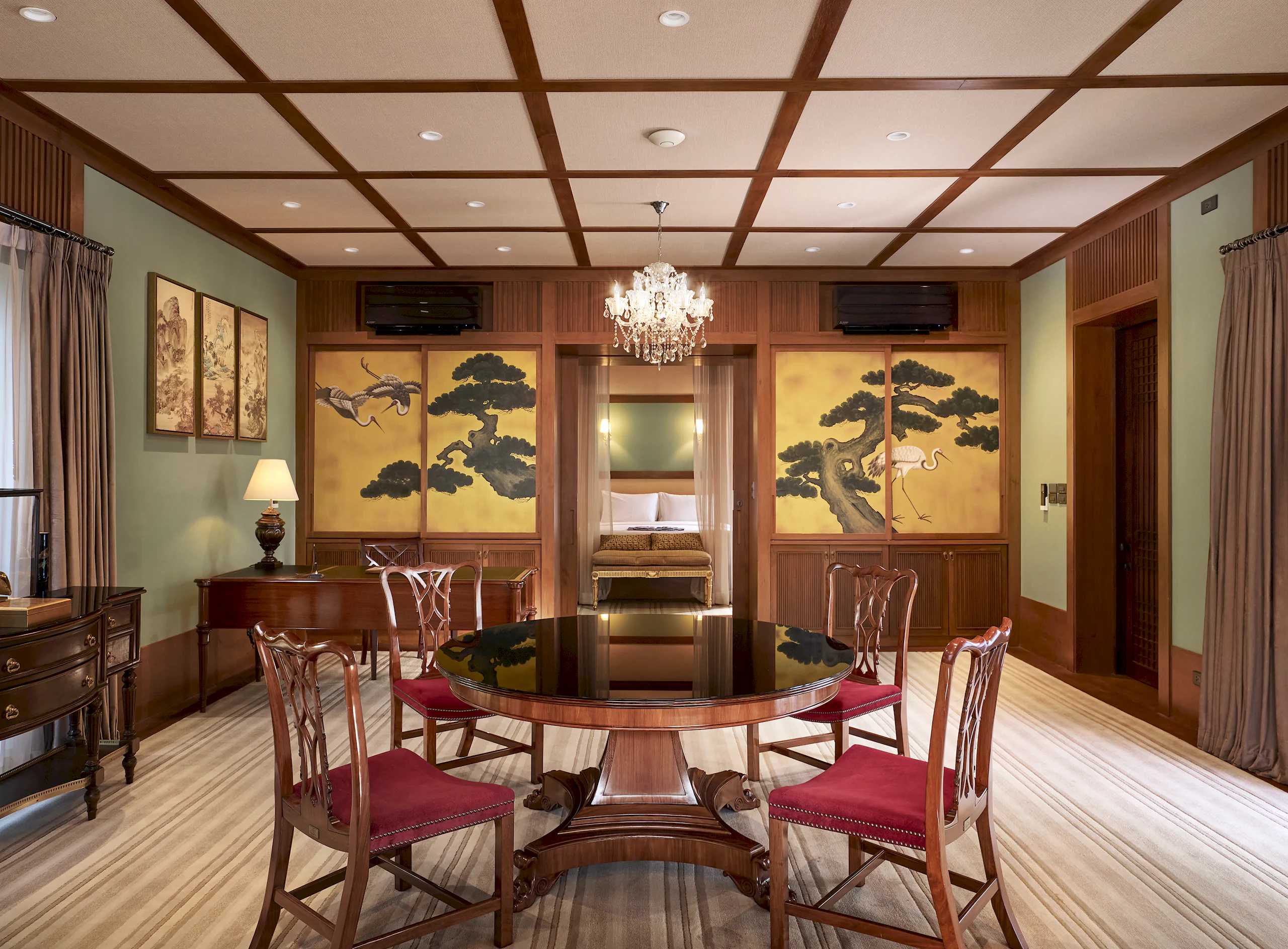 One Bedroom Emperor Suite