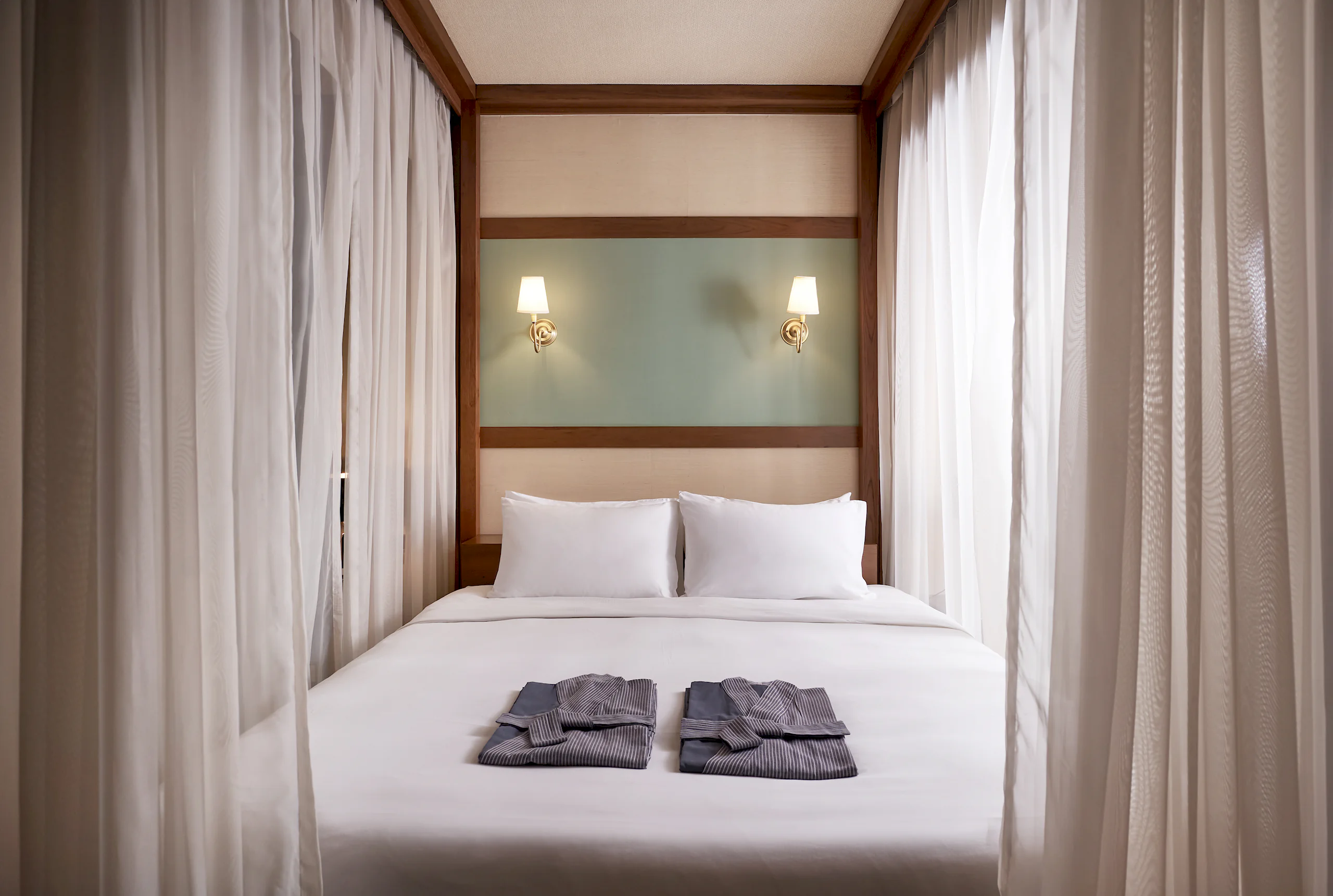 One Bedroom Emperor Suite