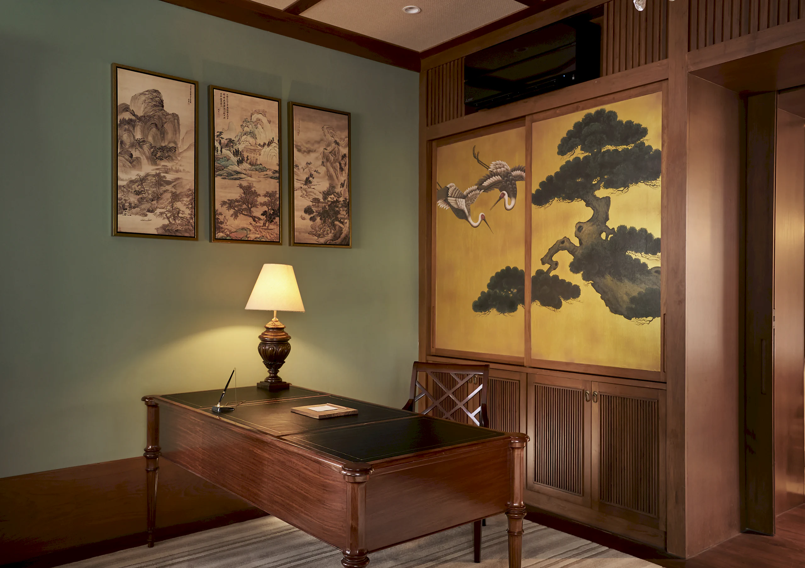One Bedroom Emperor Suite