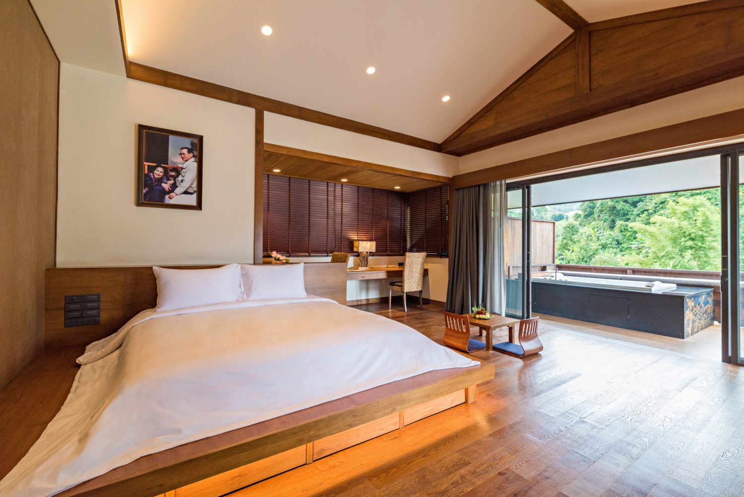 Two Bedroom Royal Residence 16 2-Bedroom Royal Residence Suite