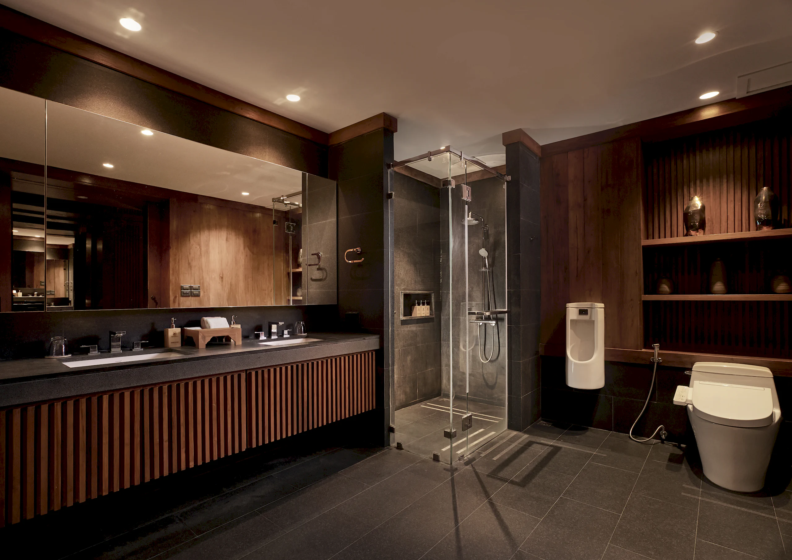 Three Bedroom Emperor Suite